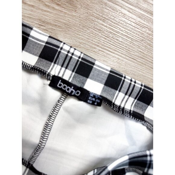 Boohoo Flare High Waist Plaid Stretchy Pants Black White Womens 4 Lightweight - Picture 2 of 4